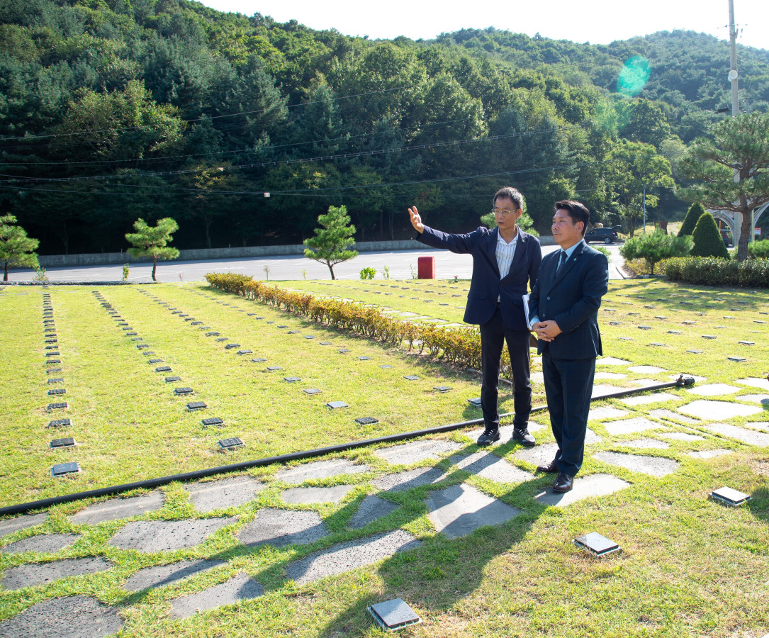 김창규 제천시장, 추석 맞이 영원한쉼터 방문 현장행정 펼쳐 이미지